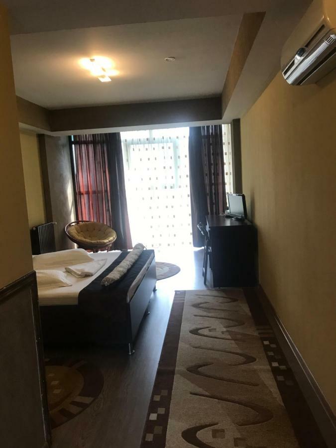 Hotel Bulevard Drobeta Turnu Severin Exteriör bild